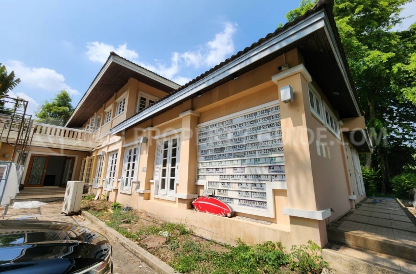 House with Private Pool for rent in Bangnatrad